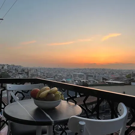 Taksim Larissa Стамбул
