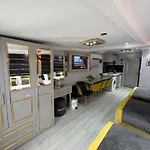 Taksim Larissa 公寓式酒店