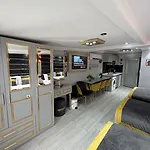 Taksim Larissa 公寓式酒店