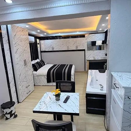 Taksim Larissa 4* 이스탄불