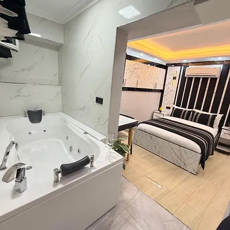 Taksim Larissa 아파트호텔 4*