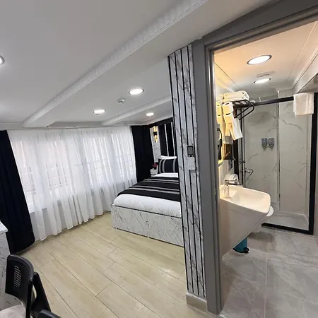 Taksim Larissa 아파트호텔 4*