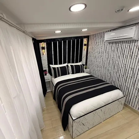Taksim Larissa 아파트호텔