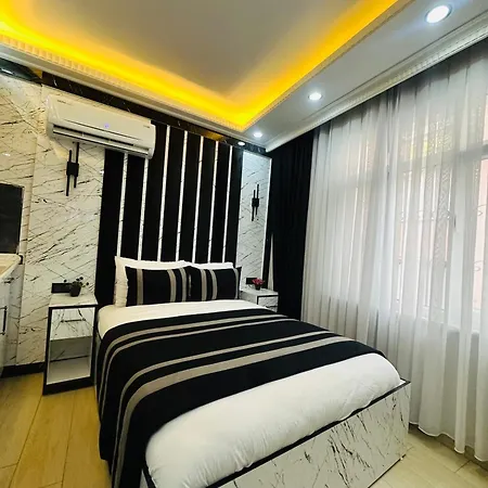 Taksim Larissa 4* 이스탄불