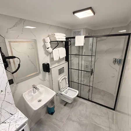 아파트호텔 Taksim Larissa 4*