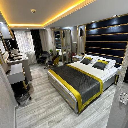 מלון דירות Taksim Larissa 4*