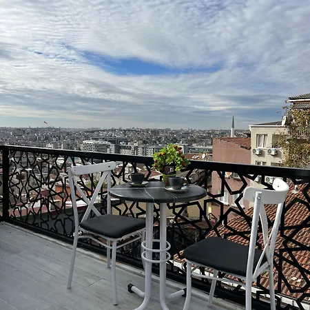 Taksim Larissa 4* איסטמבול