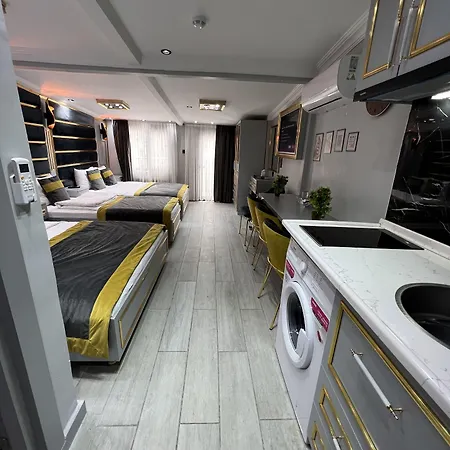 מלון דירות Taksim Larissa 4*